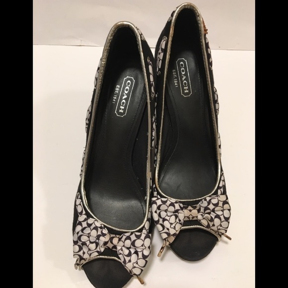 Coach Bow Wedge - Picture 6 of 16